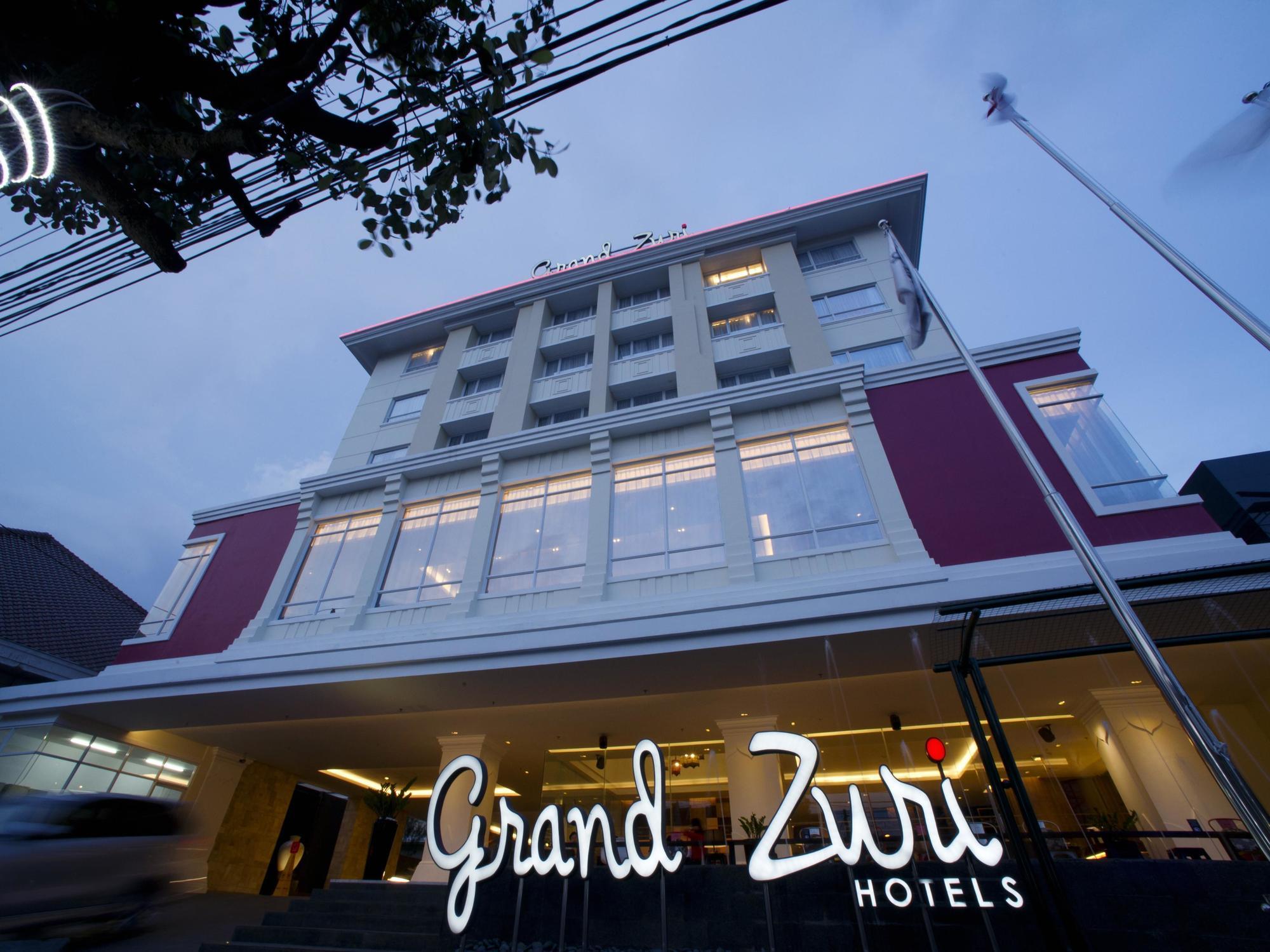 Grand Zuri Malioboro Hotel Jogjacarta Exterior foto